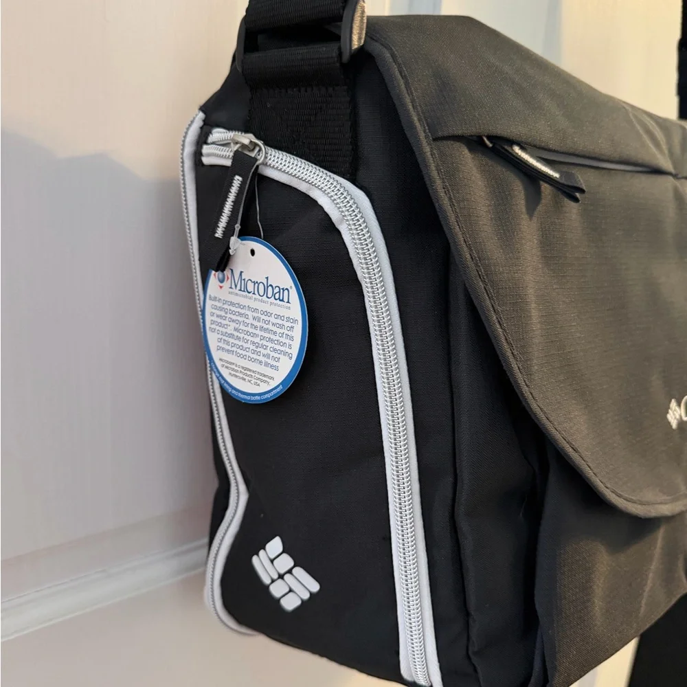 Columbia Diaper Bag with thermal bottle compartment large. Black